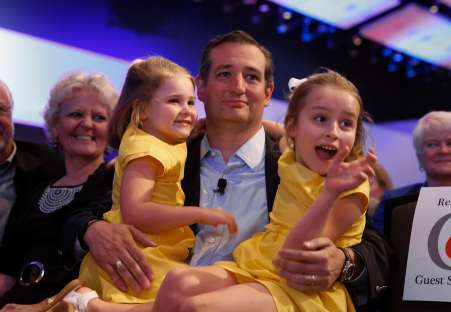 Ted Cruz with his two sisters